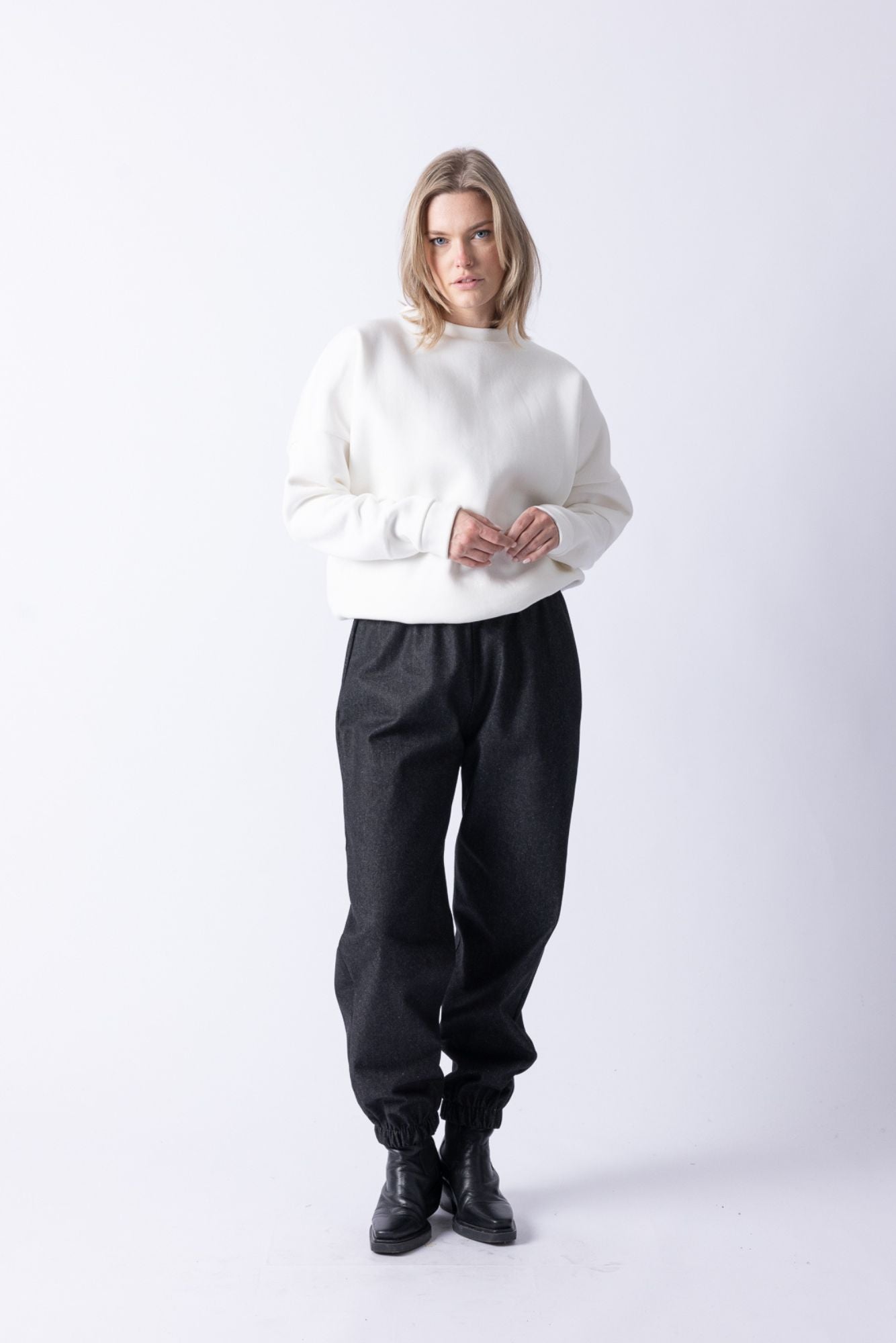 BASIC SWEATER WHITE