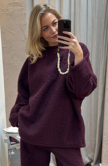 BOUCLÉ SWEATER