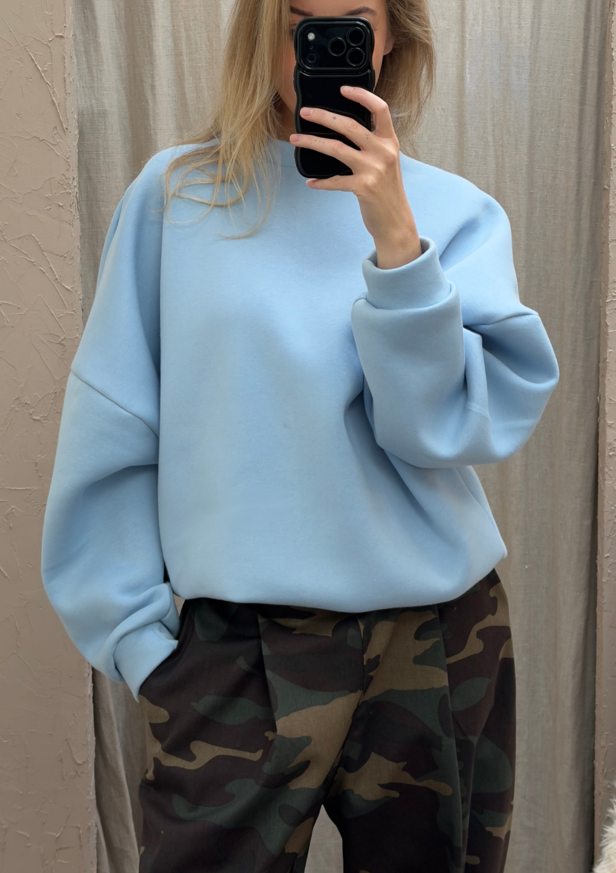 BASIC SWEATER