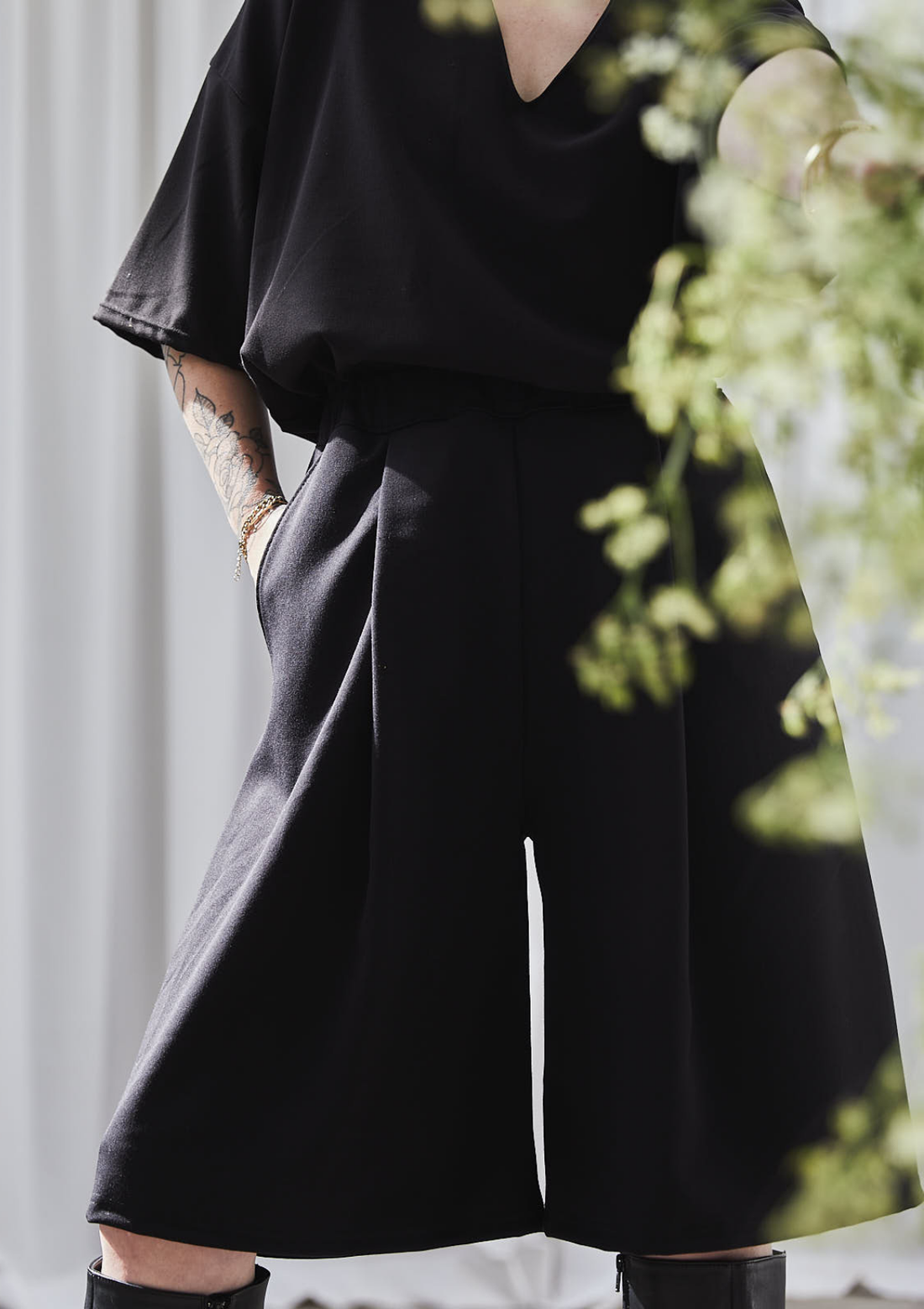 PLEATED BERMUDA