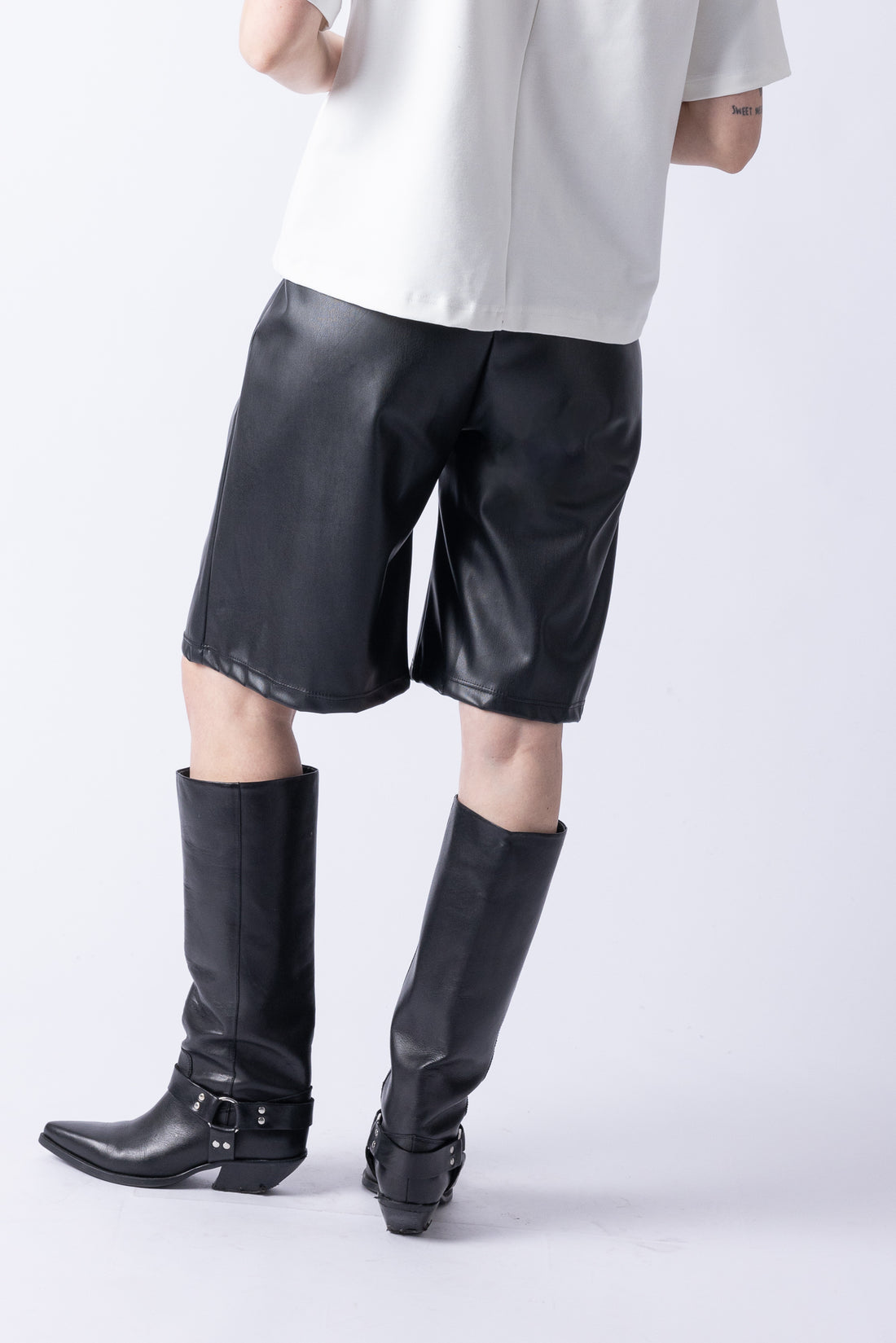 LEATHER BERMUDA