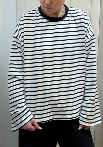 CONTRAST TSHIRT WHITE BLUE STRIPE