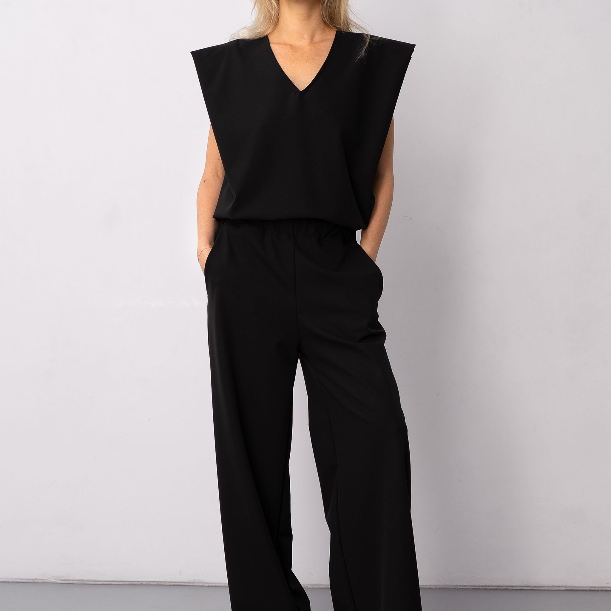 DRAPE TOP BLACK