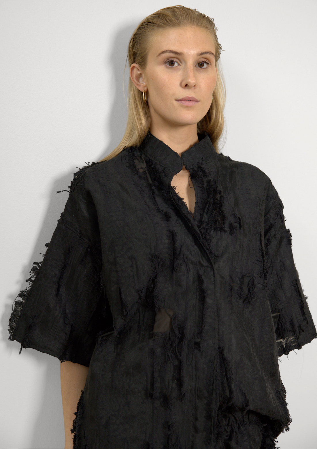 zwarte jacquard print boxy blouse met rafels 