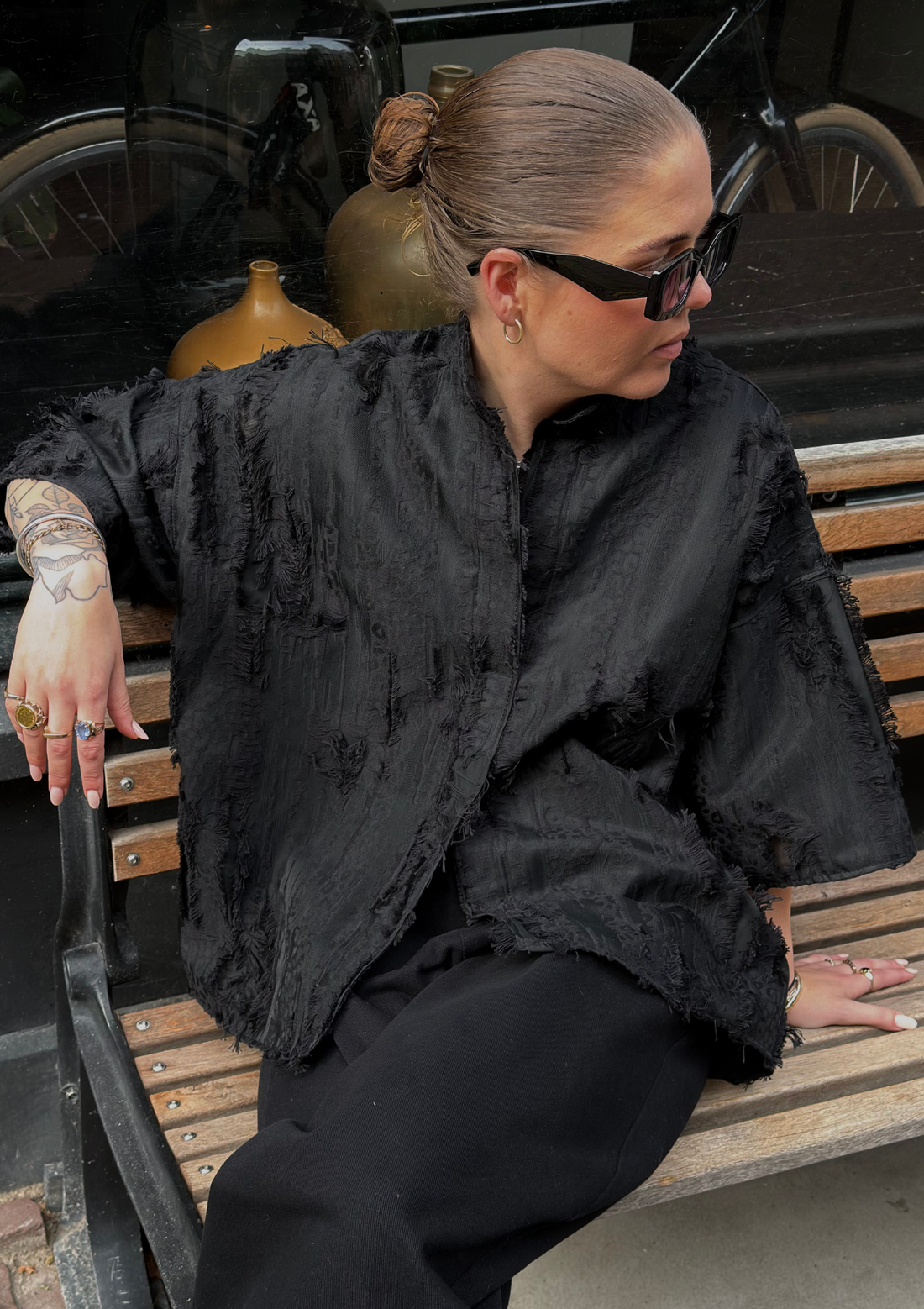 zwarte jacquard print boxy blouse met rafels 