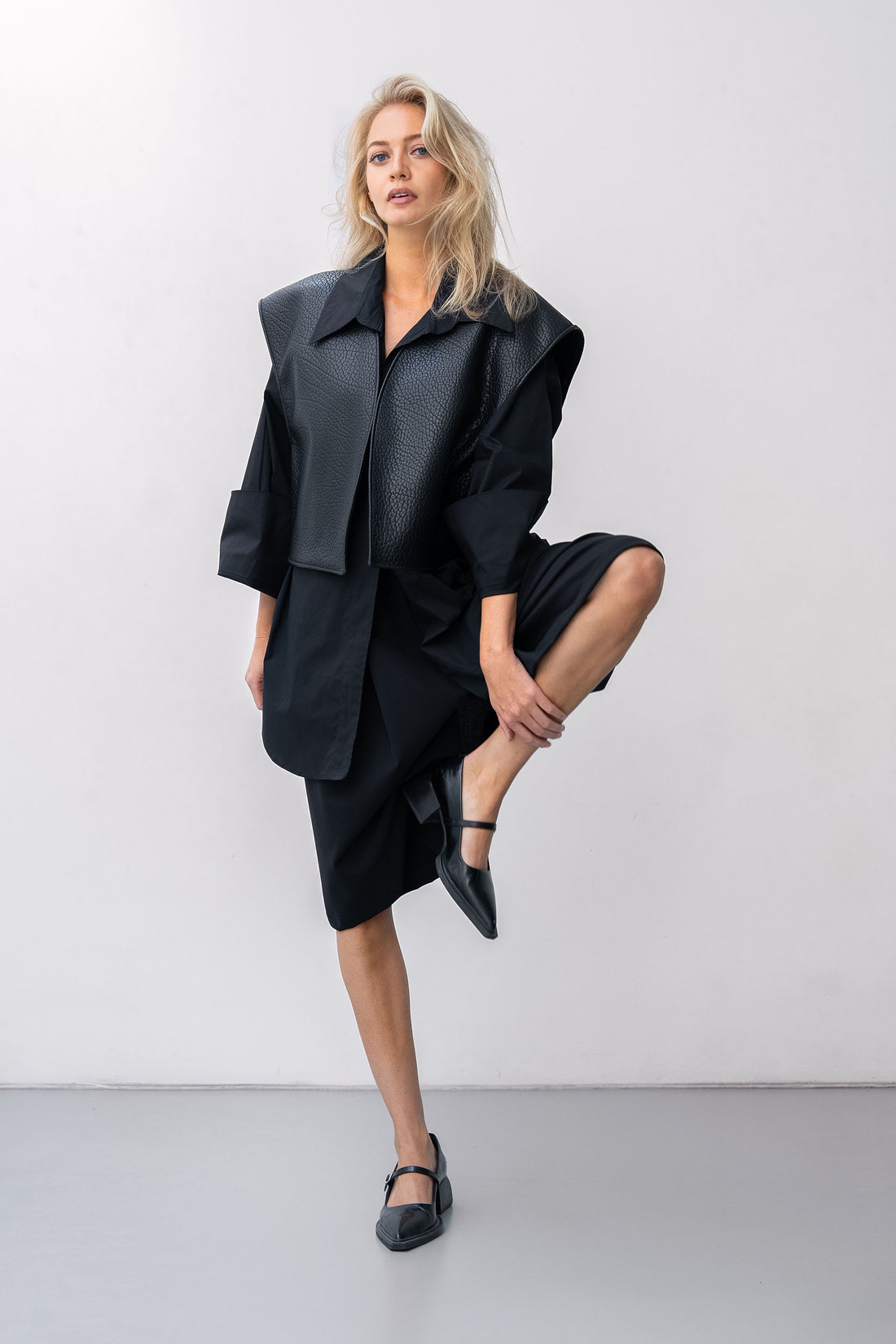 BERMUDA BLACK
