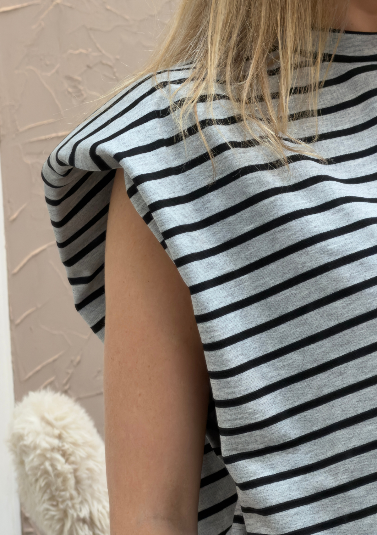 SHOULDER TANK