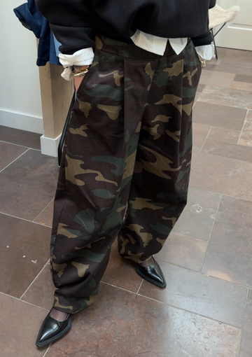 PLEATED BARREL PANTS