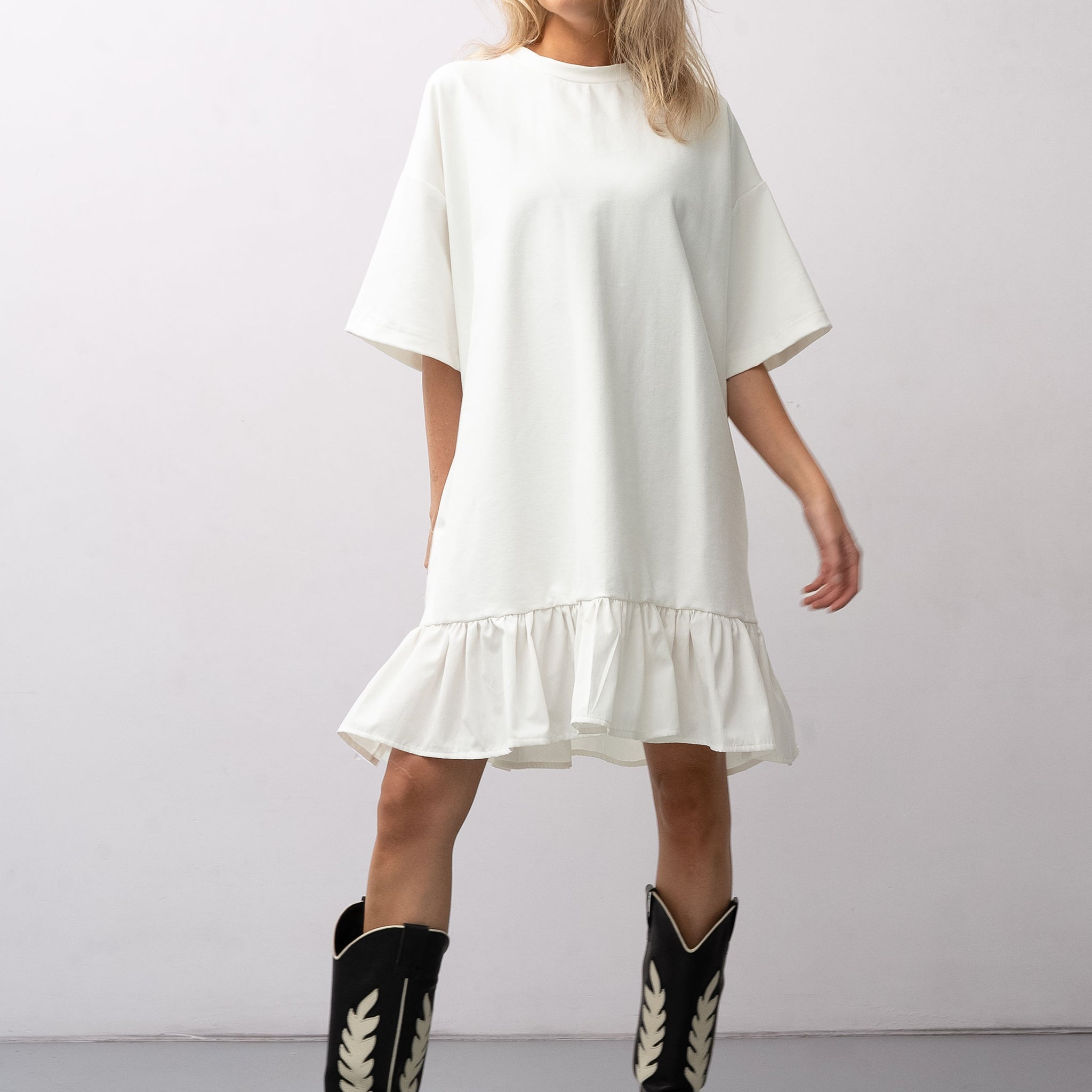 RUFFLE DRESS WHITE SHORT