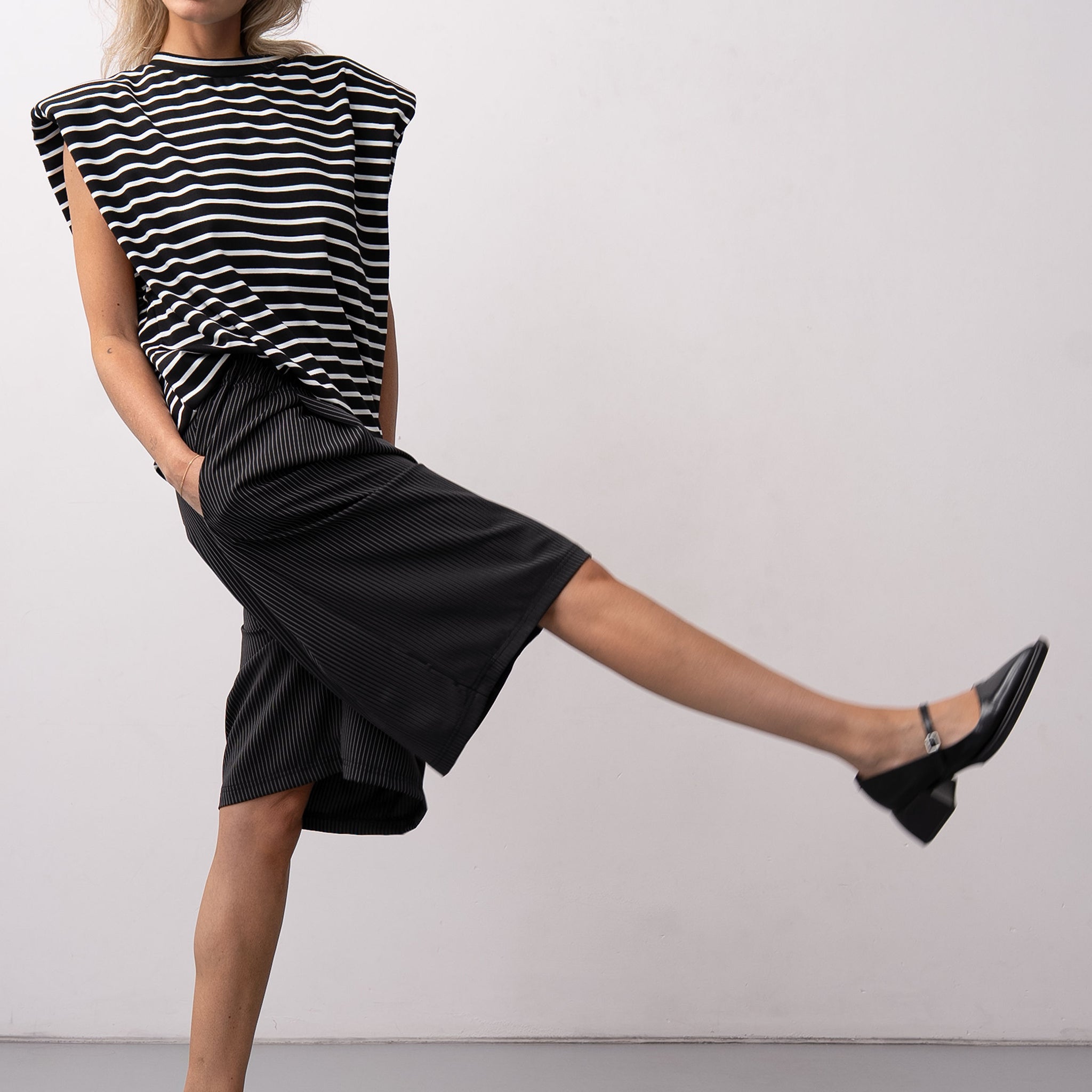 SHOULDER T STRIPES