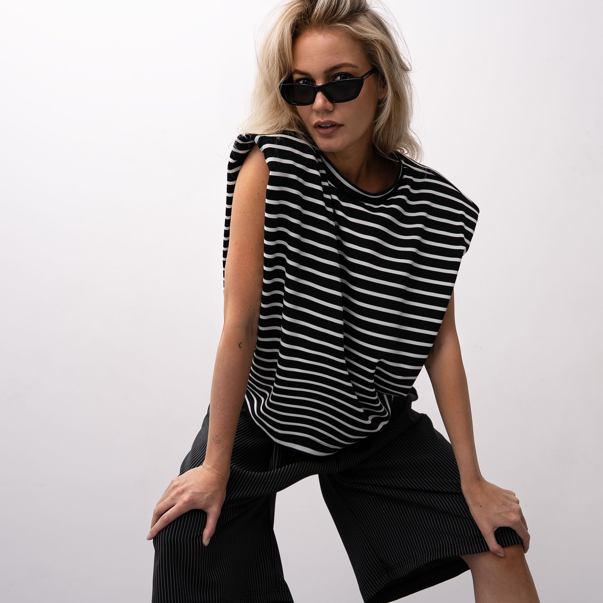 SHOULDER T STRIPES