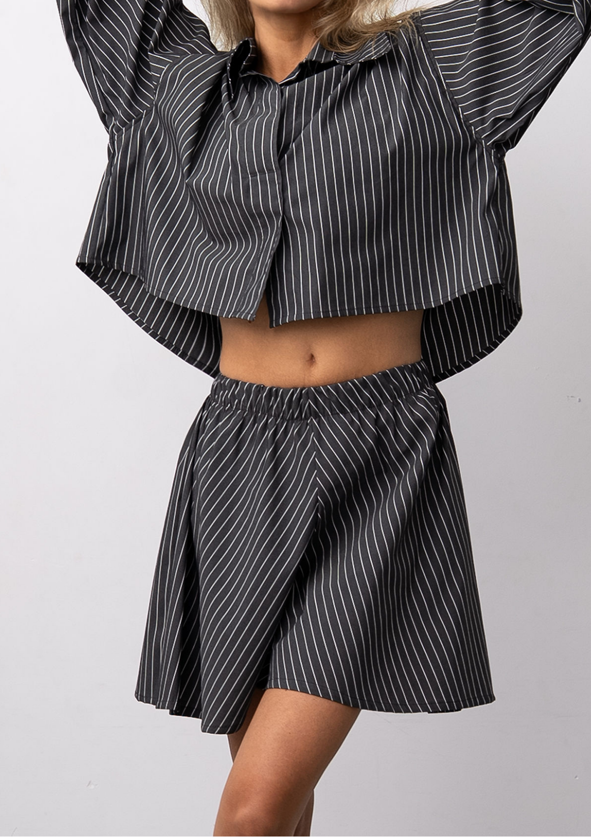 STRIPED BUTTERFLY SHORTS