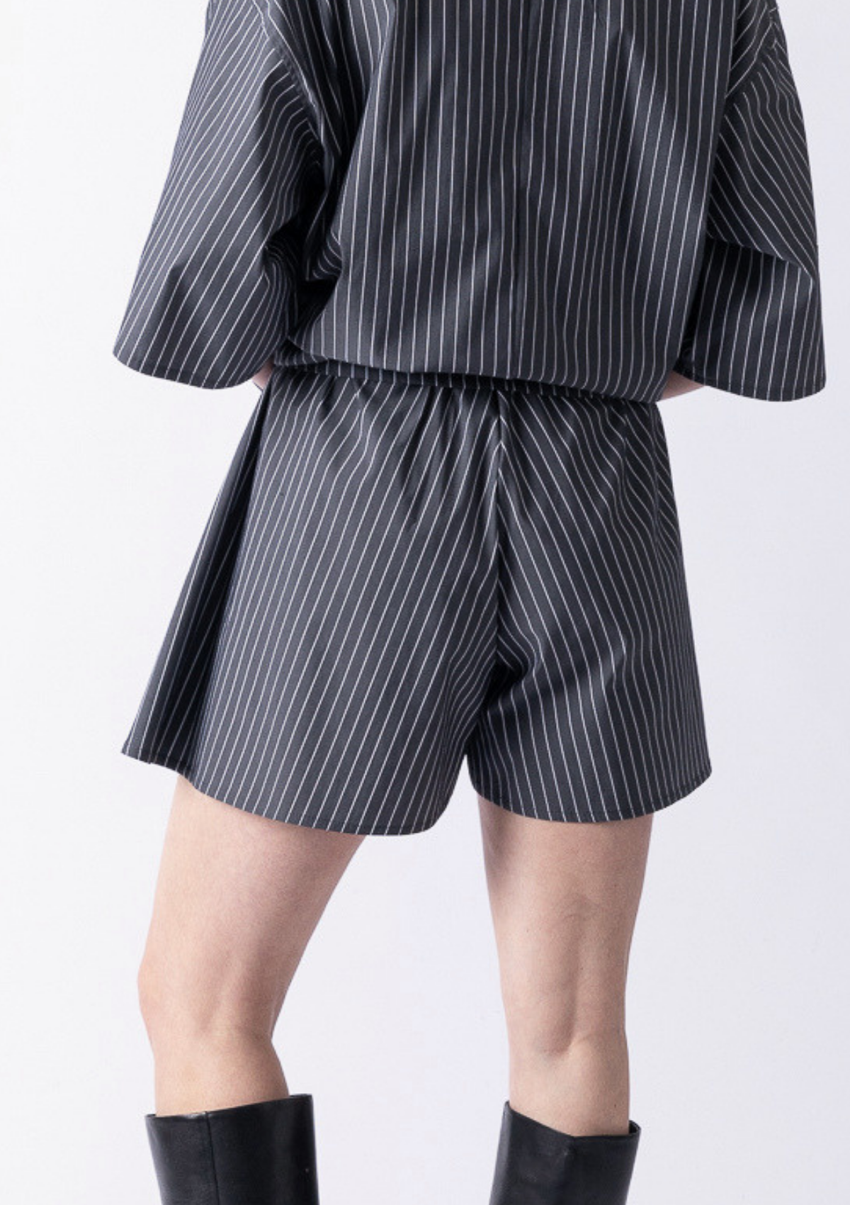 STRIPED BUTTERFLY SHORTS