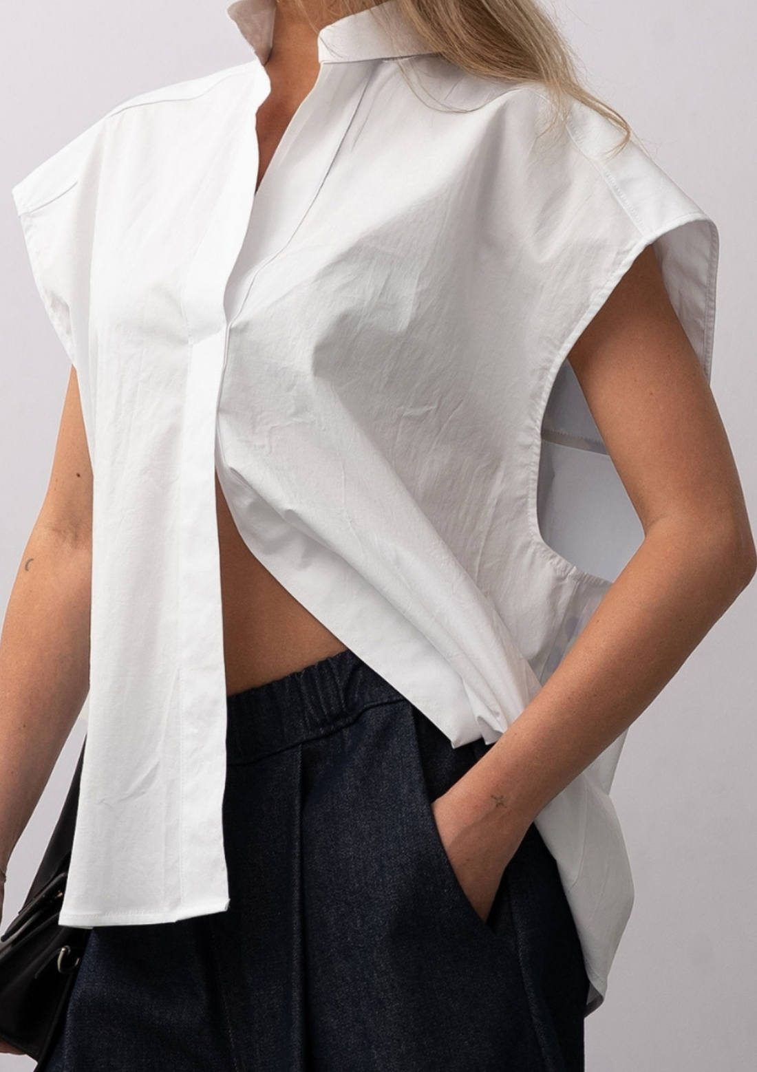 WHITE TANK