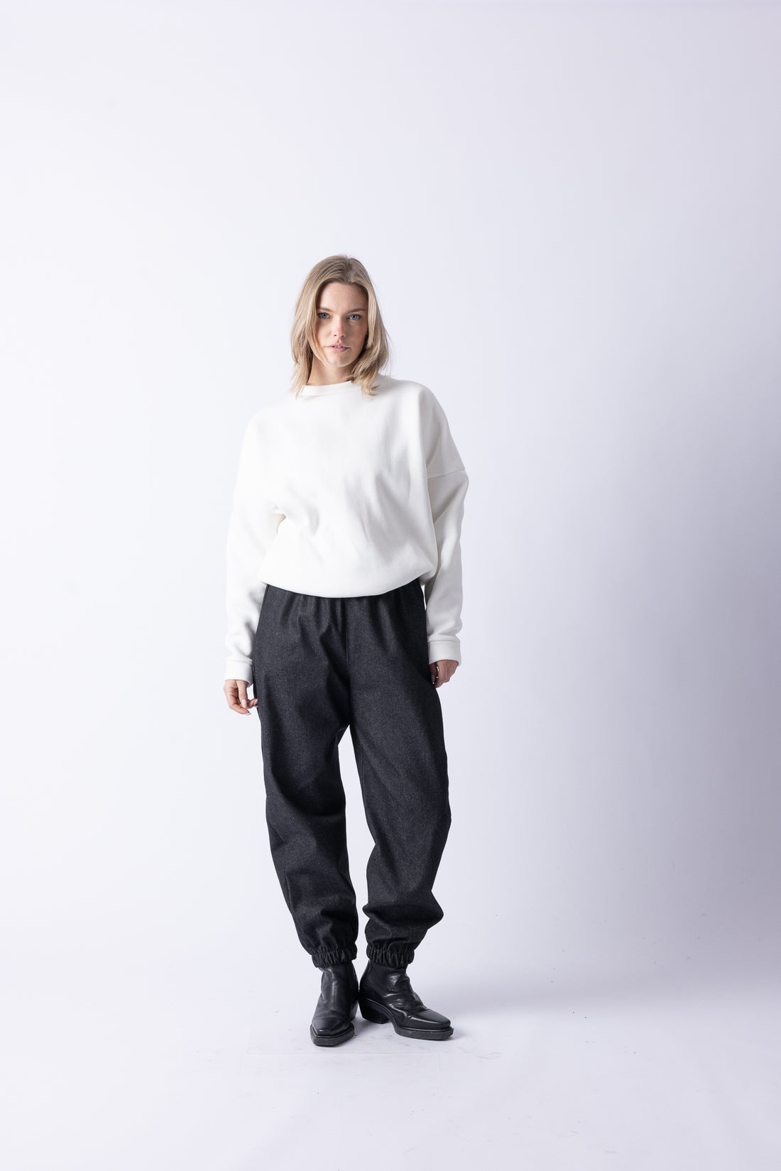 BASIC SWEATER WHITE
