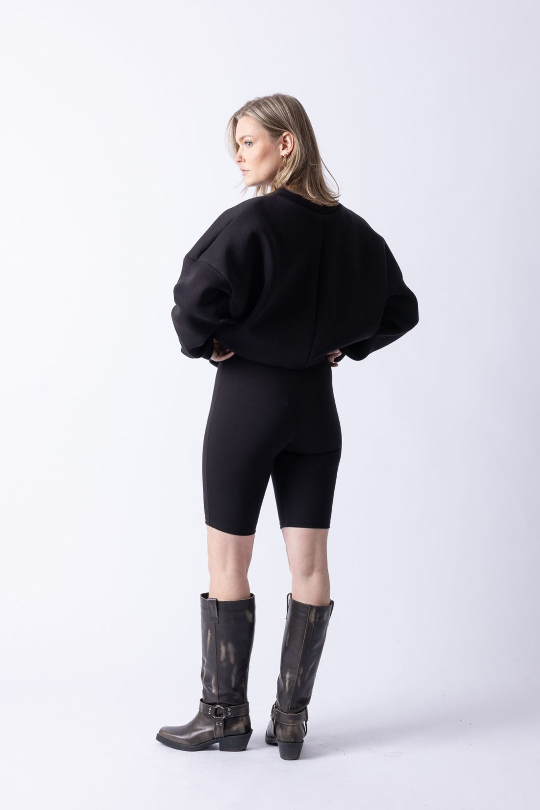 BASIC SWEATER BLACK