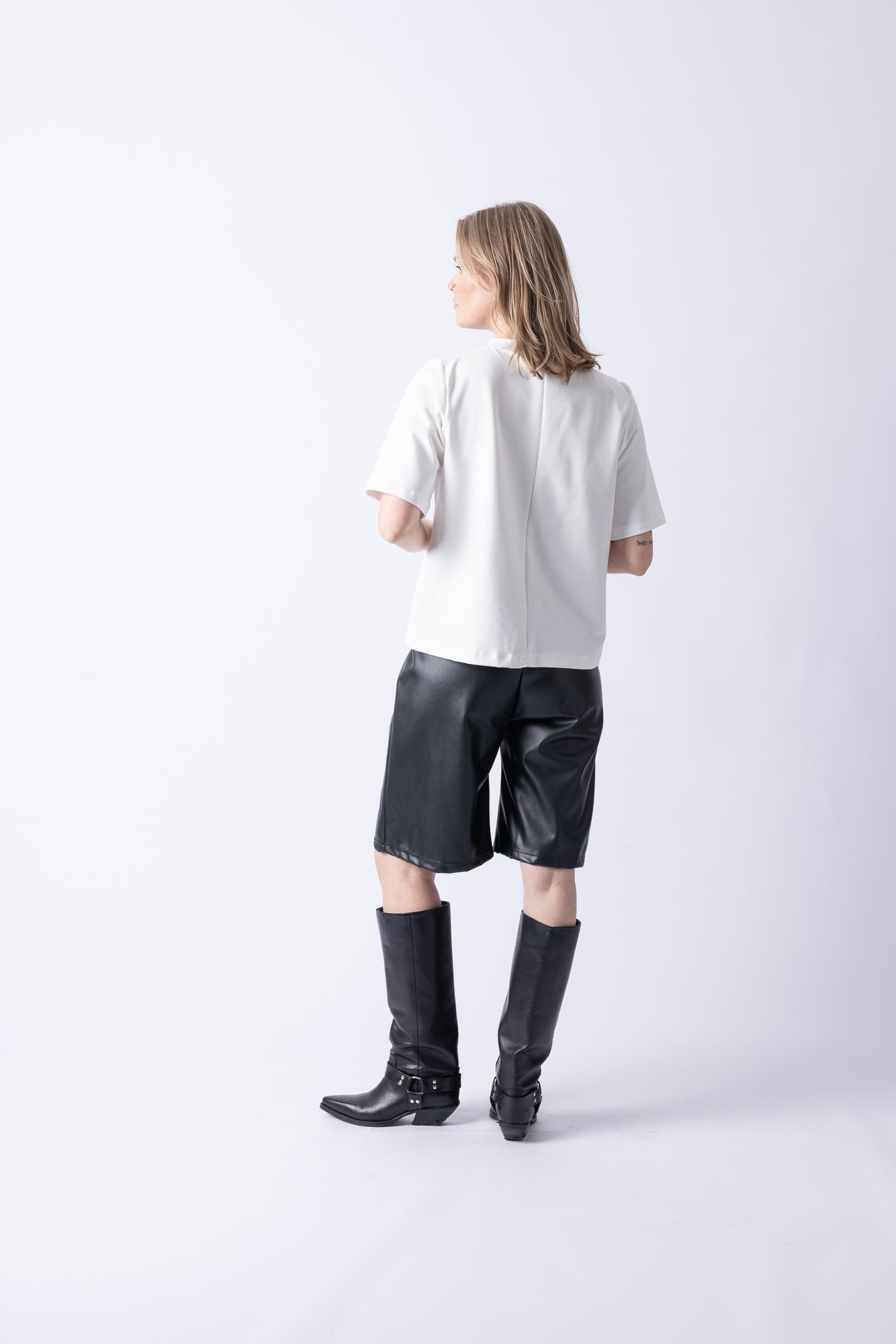 LEATHER BERMUDA