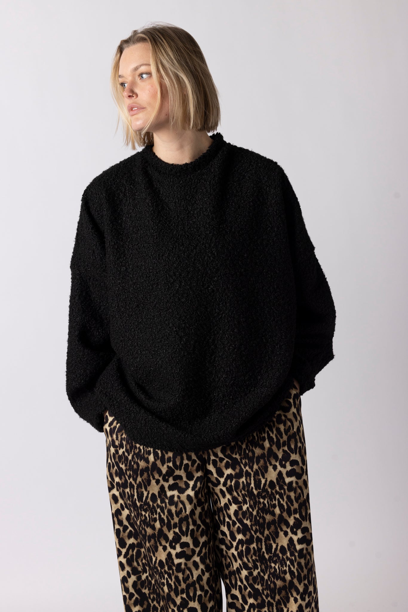 BOUCLE SWEATER BLACK