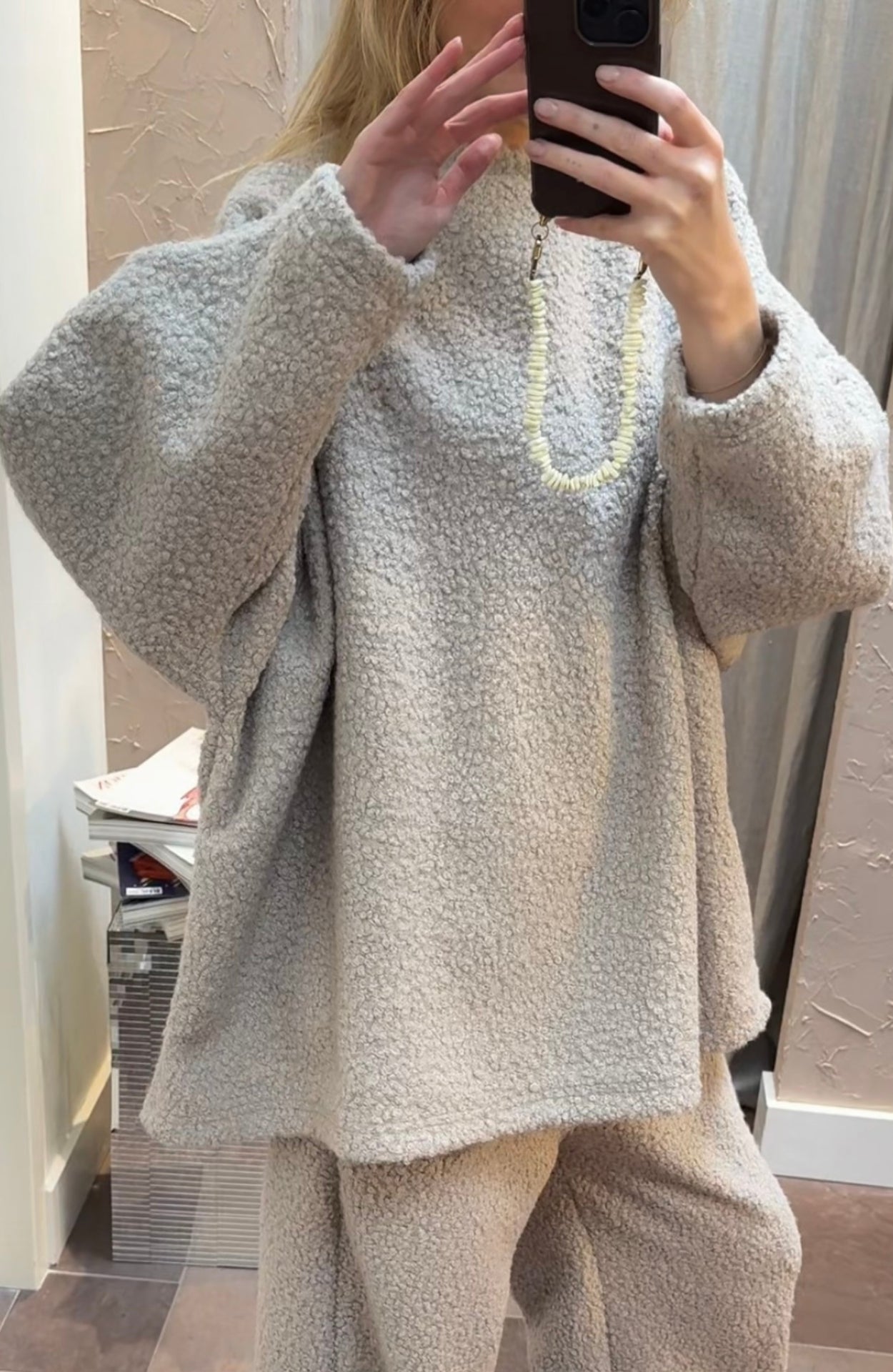 BOUCLÉ SWEATER