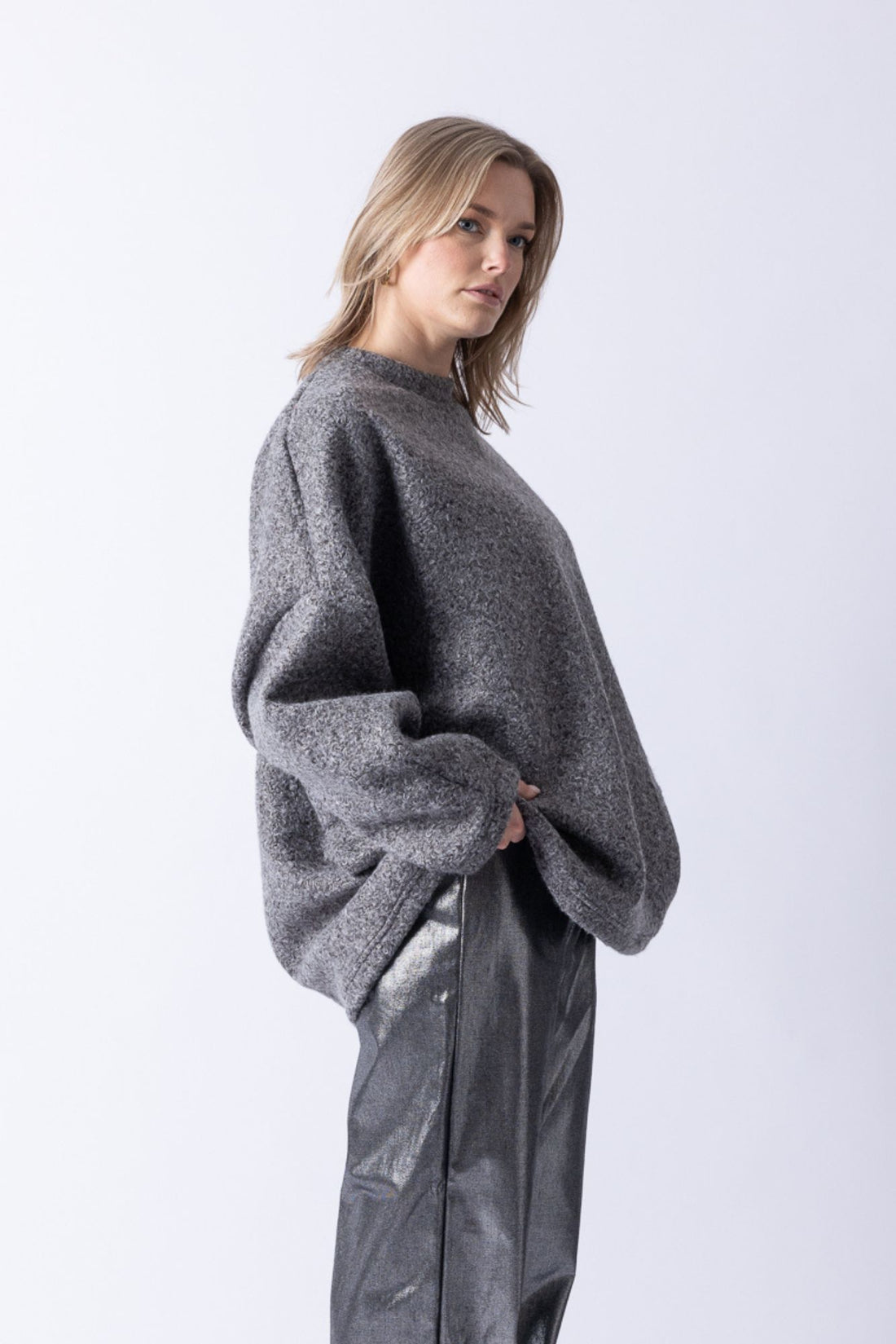 BOUCLE SWEATER GREY