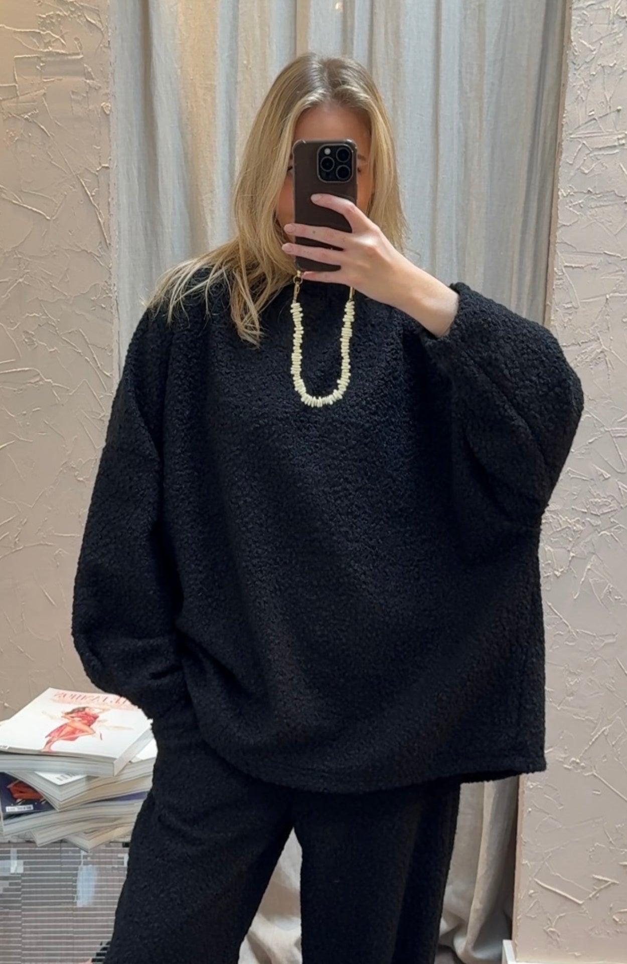 BOUCLÉ SWEATER