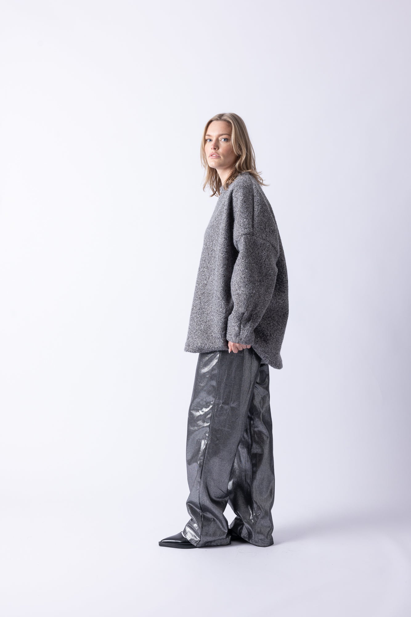 BOUCLE SWEATER GREY