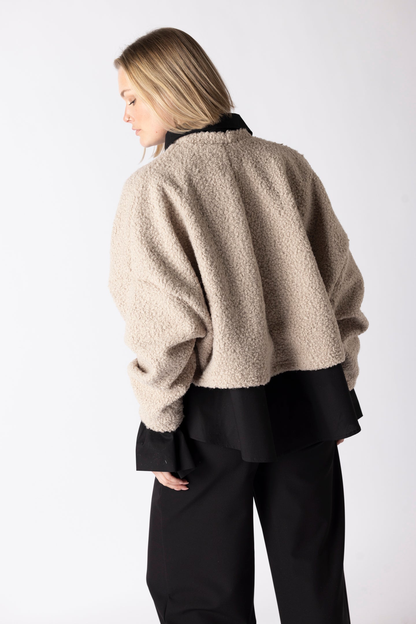 CROPPED BOUCLE CREME