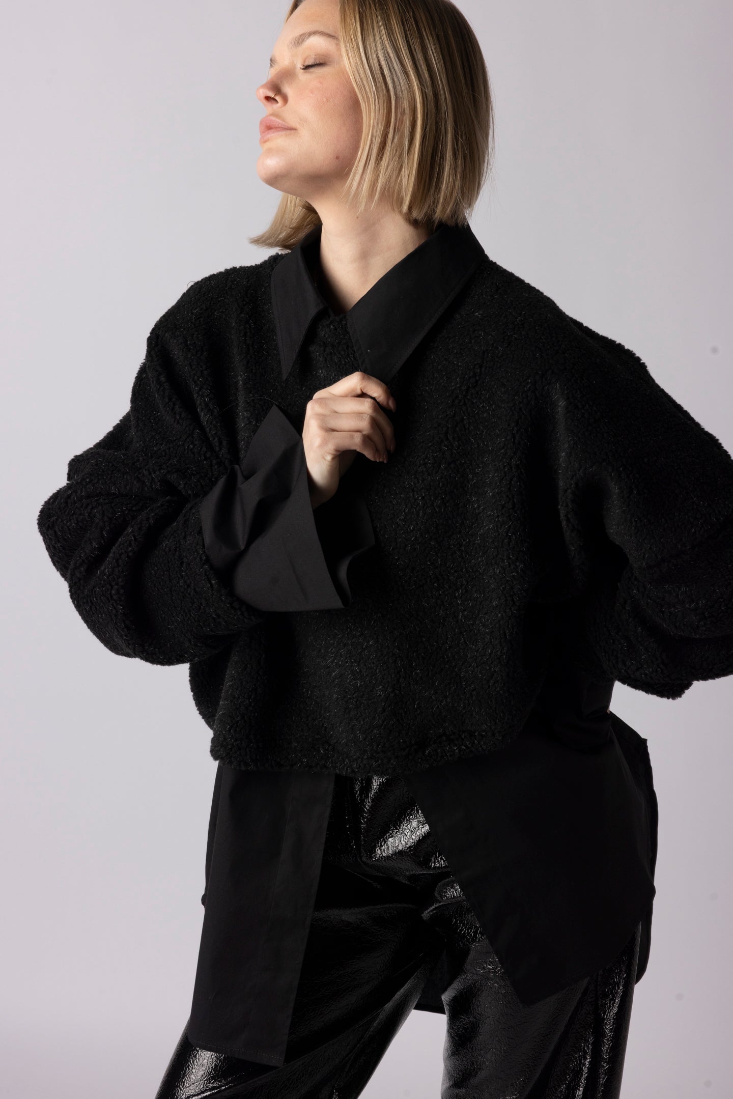 CROPPED TEDDY BLACK