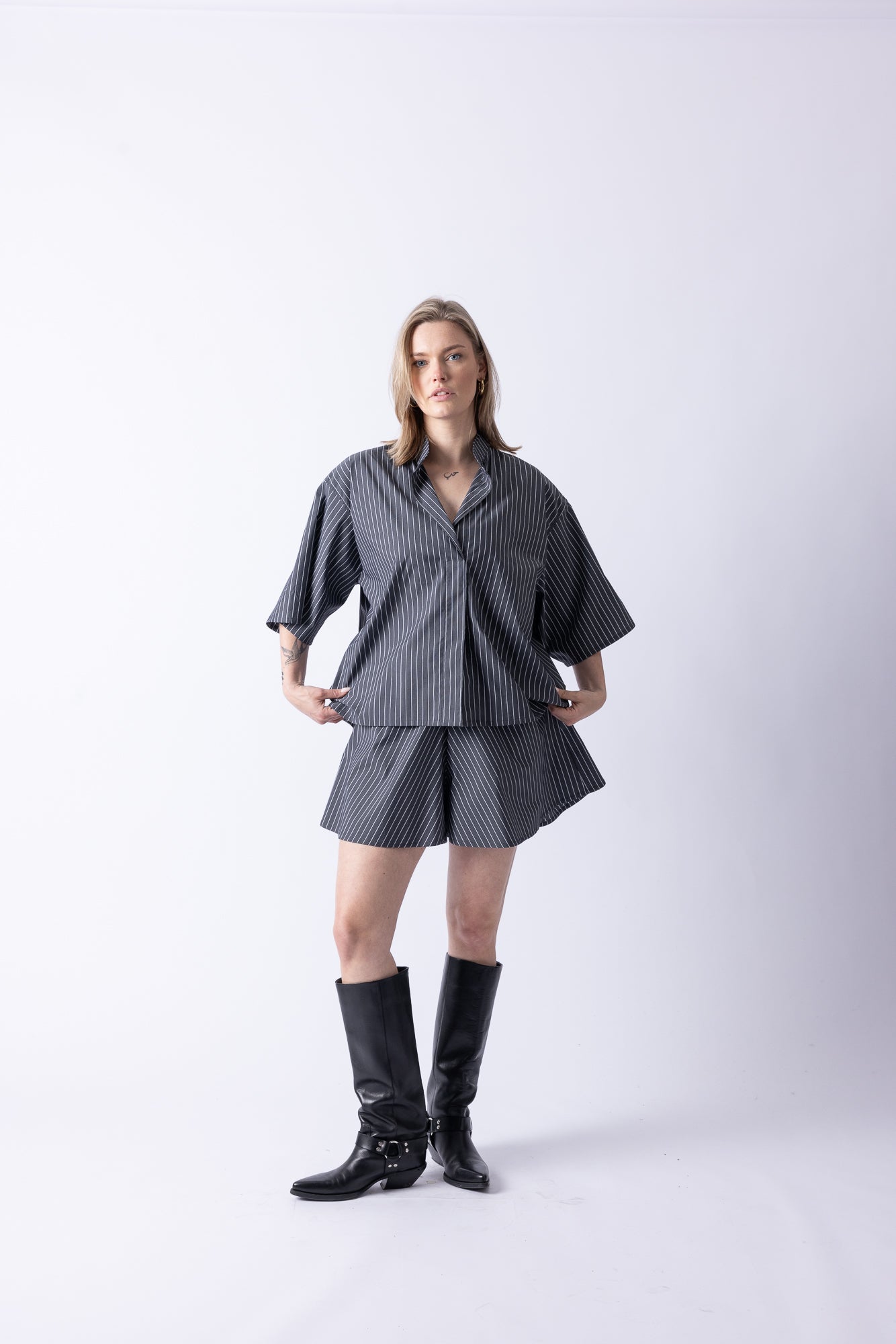 SHORT BLOUSE