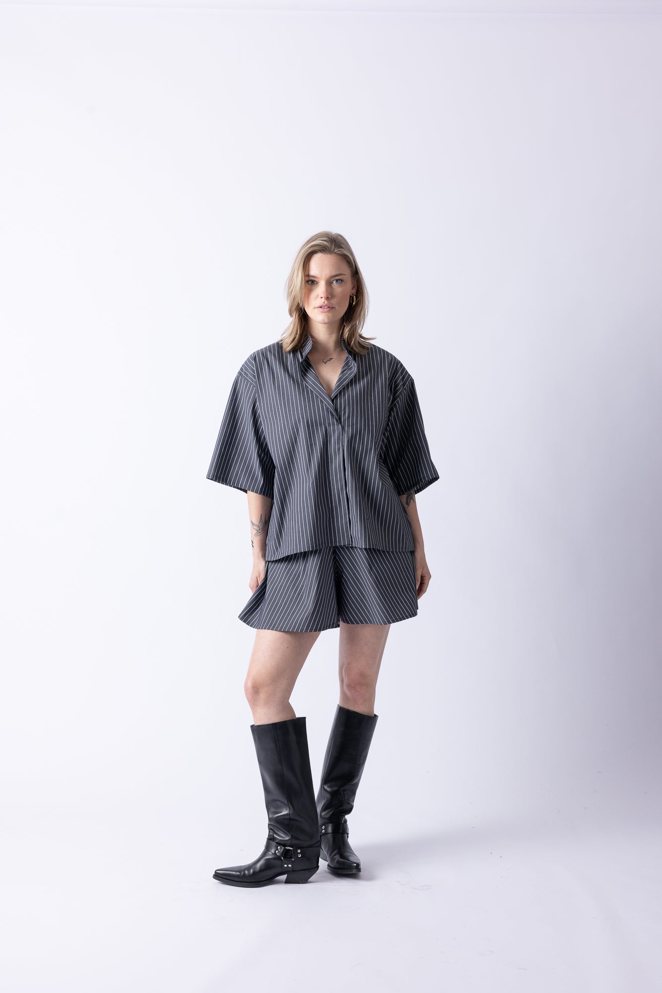 SHORT BLOUSE