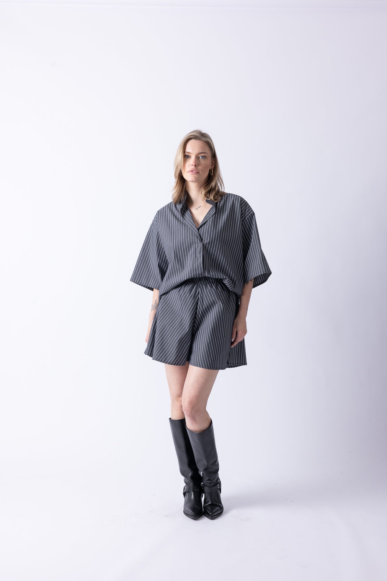 SHORT BLOUSE