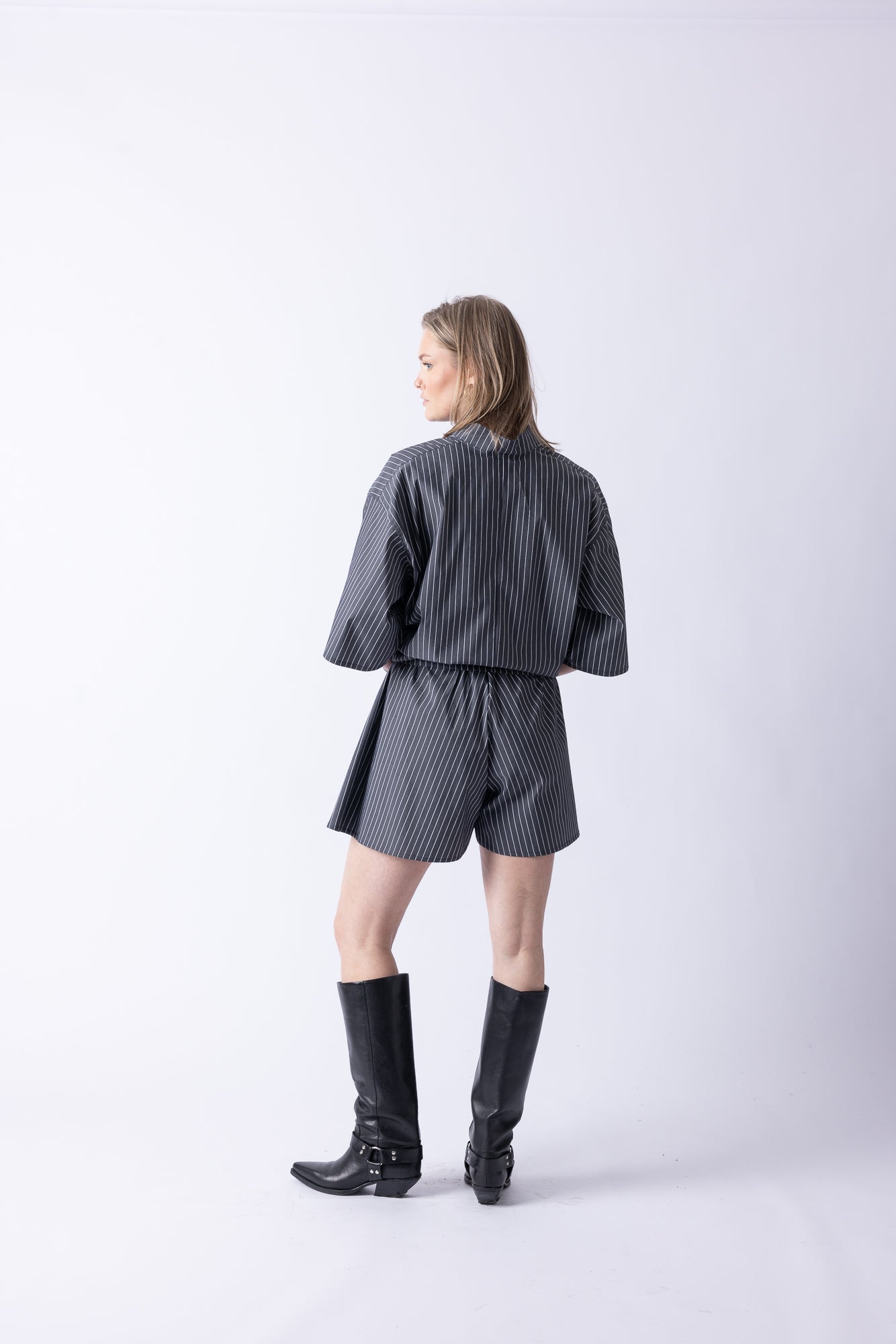 SHORT BLOUSE