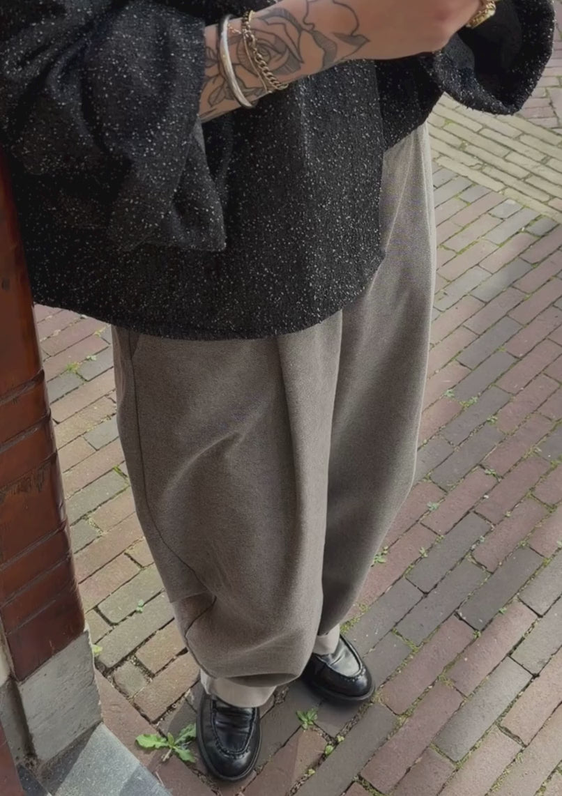 PLEATED BARREL PANTS