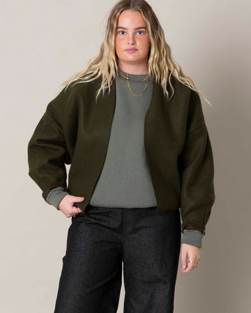 BASIC SWEATER GREEN - CÉ Official